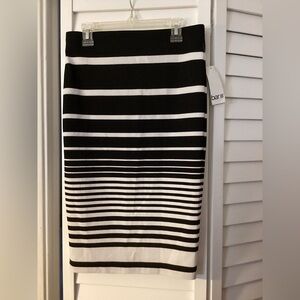 Bar III Women’s Bodycon Black & White Striped Elastic Waist Skirt Size L NWT